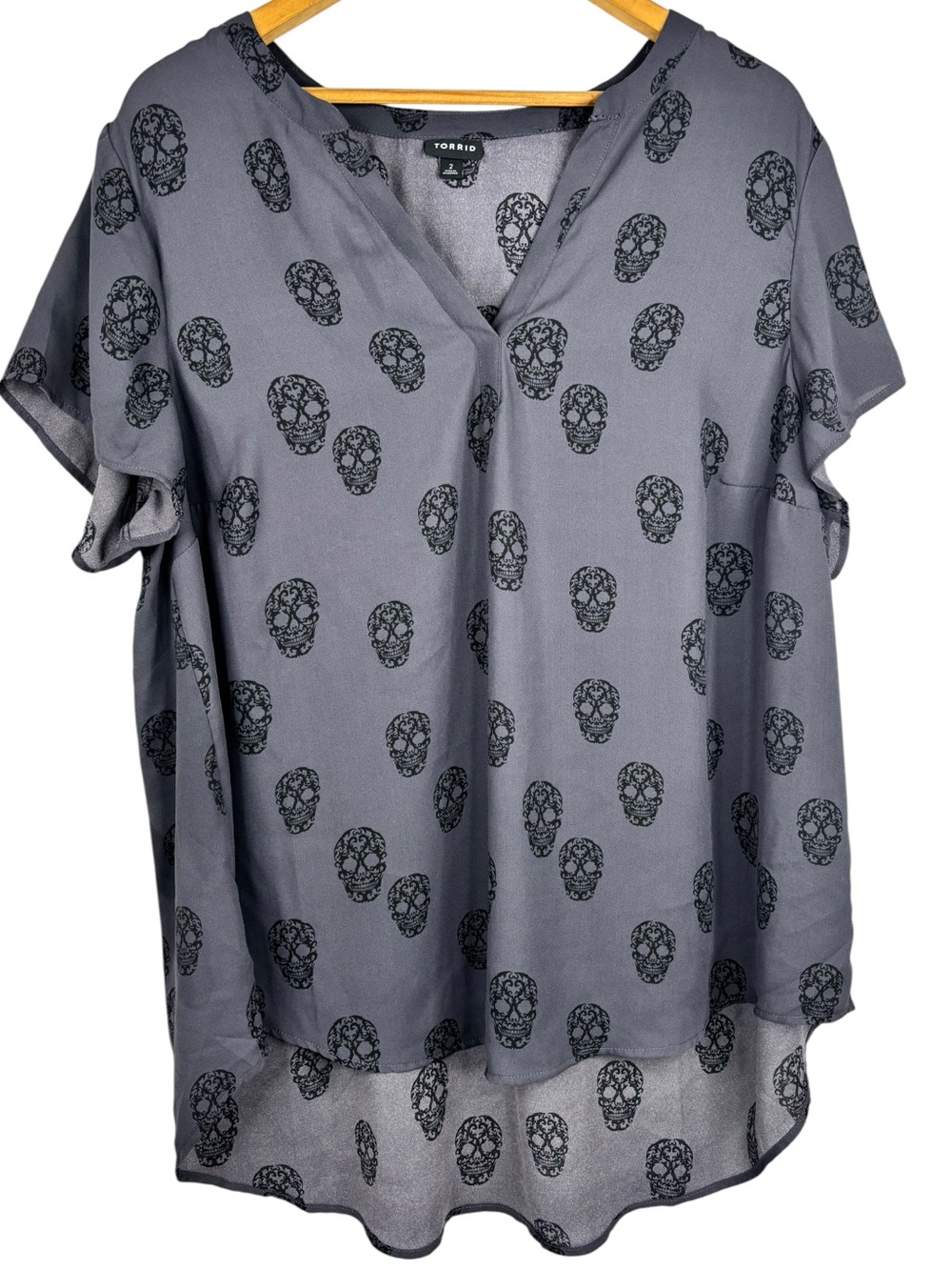 Torrid Semi Sheer Grey All Over Skull Print V-Neck Short Sleeve Hi/Lo Blouse 2X